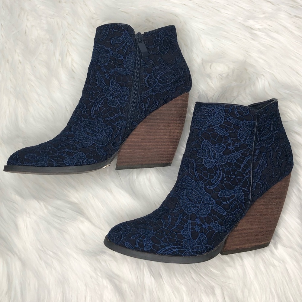 Very Volatile blue lace wedge booties sz7.5